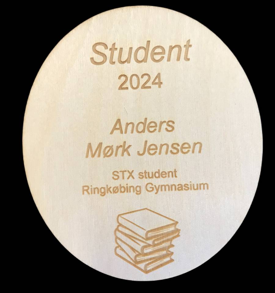 Studenterhue - Metal studenterhue med gravering Metal studenterhue med graveringsplade med bøger