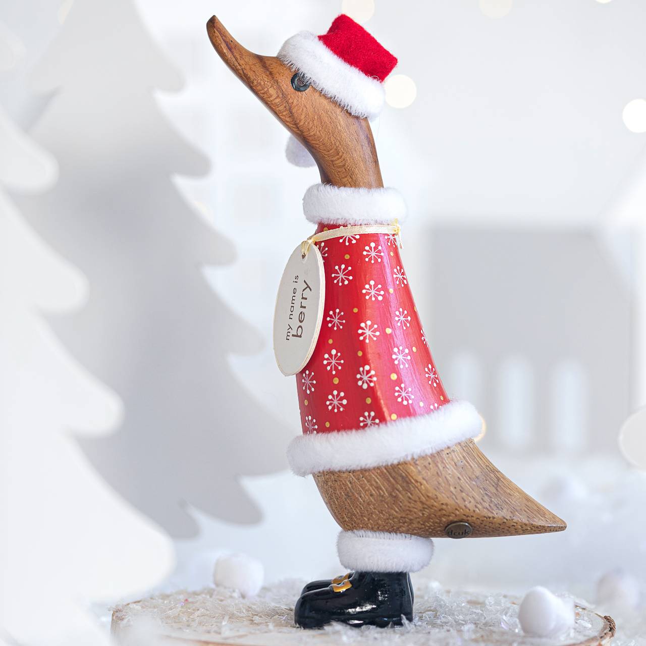 Dcuk juleand 18cm - Med Rød Trøje Og Nissehue