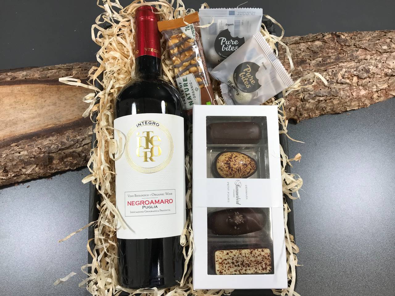 Økologisk gavekurv - Vin og chokolade