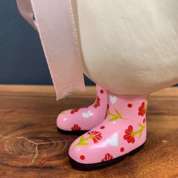 Dcuk - Tr And 22cm - Med Stvler Og Hat - Hvid - Kigger Ligeud