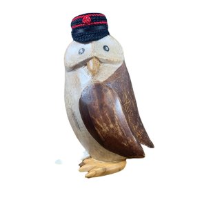 Dcuk - Tr Ugle 14cm - Sort Studenterhue - Kigger Til Hjre