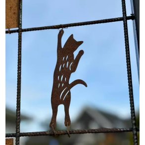 Dekoration til rionet � Kat der klatrer i cortenst�l