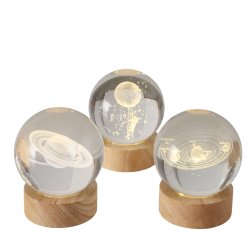 Galaktiske lysfigurer med laserbearbejdet krystalglas