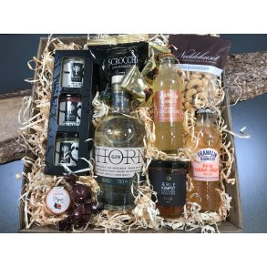 Gavekurv med gin og tapas
