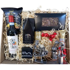 Gavekurv med metalfigur - Automatik og Proces Ingeni�r - Plastmager - Vin og hygge