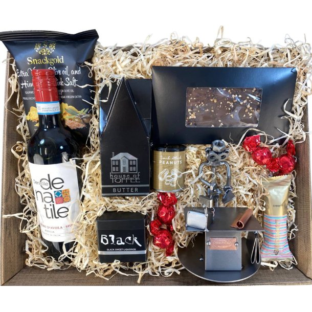 Gavekurv med metalfigur - Butiksassistent - Mandlig salgsassistent - Vin og hygge