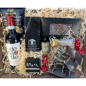 Gavekurv med metalfigur - Bygningskonstrukt�r - Multimediedesigner - Kvinde - Vin og hygge