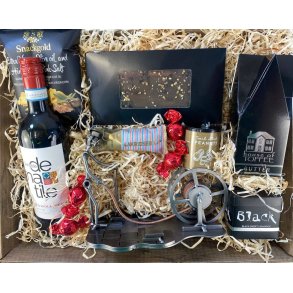 Gavekurv med metalfigur - Kabel- og ledningsarbejder - Vin og hygge