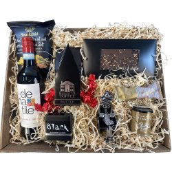 Gavekurv med metalfigur - Kvinde der strikker - Vin og hygge