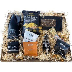 Gavekurv med metalfigur - Kvinde der strikker - lkkerier 