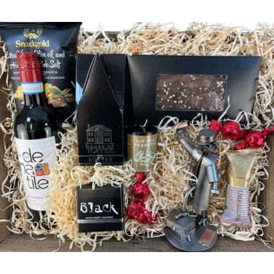 Gavekurv med metalfigur - Student - Kvinde - Vin og hygge