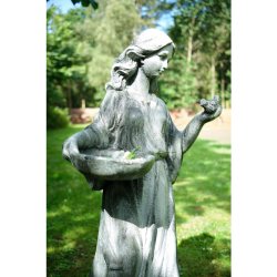 Havefigur � Lady Grey H97 � Cement