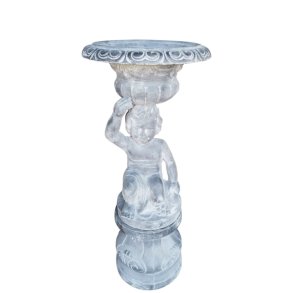 Stor metal plantepotte med drengefigur i gr� antik look