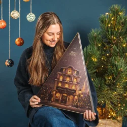 Trekantet julekalender med chokolade og marcipan
