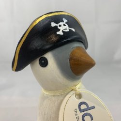 Dcuk - Malet kejserpingvin 14 cm - Med Pirat Hat