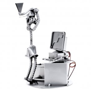 Metalfigur - Computer - Mand smadrer Computer med kse