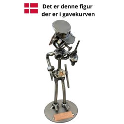 Gavekurv med metalfigur - Politibetjent - Kvinde - Vin og hygge