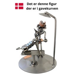 Gavekurv med metalfigur - Veterin�rsygeplejerske - Vin og hygge
