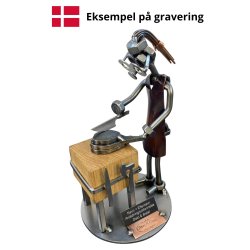 Gavekurv med metalfigur - Kvindelig Butiksslagter - �l og hygge