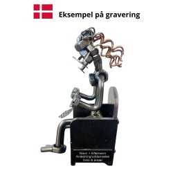 Metalfigur - Kvinde der strikker