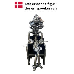 Gavekurv med metalfigur - Kvinde der strikker - l og hygge