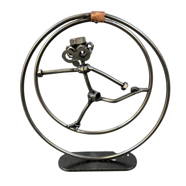 Metalfigur med symbolik � Balancekunst 