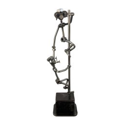 Metalfigur med symbolik � Hold�nden | Ingen n�r langt alene