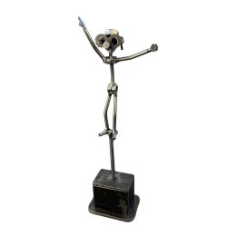 Metalfigur med symbolik � Triumfen | �jeblikket hvor dr�mmen bliver til virkelighed