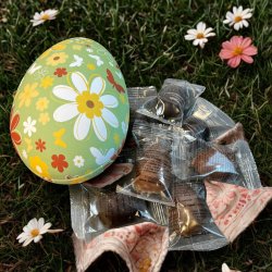 P�ske�g � Metal�g med marcipan�g (Blomster &amp; Sommerfugle) 140 g