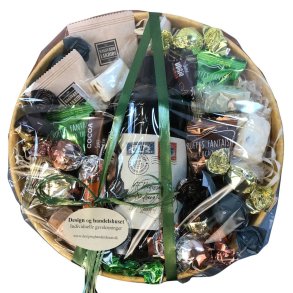 P�skekurv � Bio sk�l med �ble dessertvin og l�kkerier