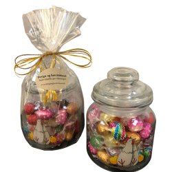 P�skekurv � P�skeglas med 62 stk. l�kkerier � 200 kr.