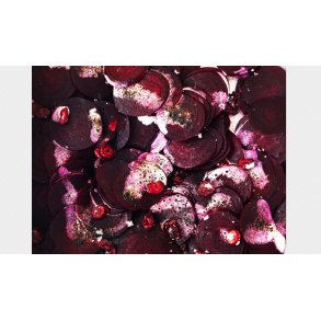 Opskrift: Rdbedesalat med tranebr, lakrids og fldedressing.