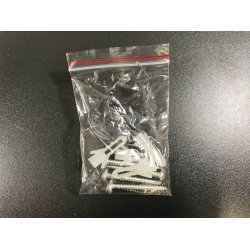 Spejl med metalramme og hylde