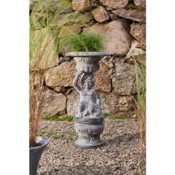 Dekorativ havefigur i metal med stor plantekrukke
