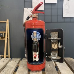 The Jerrycan Firebar - Dekorativ Brandslukker Minibar med Danmark Aquavit