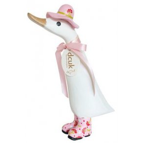 And med stvler og hat